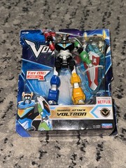 Voltron Legendary Defender Sword Attack Voltron Action Figure 2017 Playmates NEW
