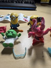 Zuru Gumi Yum Despicable Me Complete Set W/ Gold James Ultra Rare