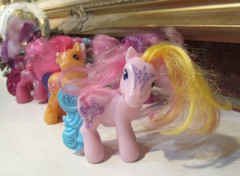 Hasbro My Little Pony Lot of Six (6) Ponies with Molded Tails Brushable Manes