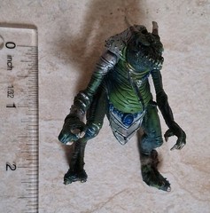 Vintage 1999 Iguantus Spawn The Dark Ages 3″ Action Figure – INCOMPLETE