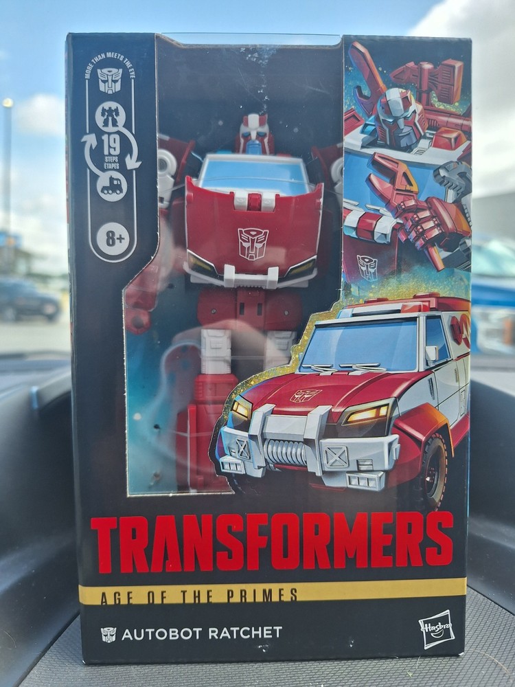Transformers Age of the Primes Deluxe Prime Universe Autobot Ratchet In Box