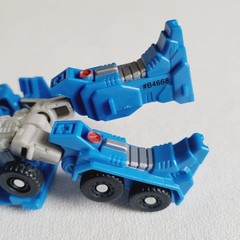 Transformers Combiner Wars Legends Class Pipes (no packaging or instructions)