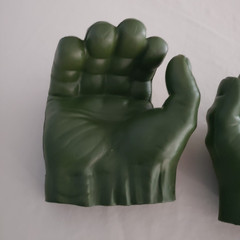 Hasbro Marvel (2015) The Avengers Incredible Hulk Smash Hands Gloves COS PLAY