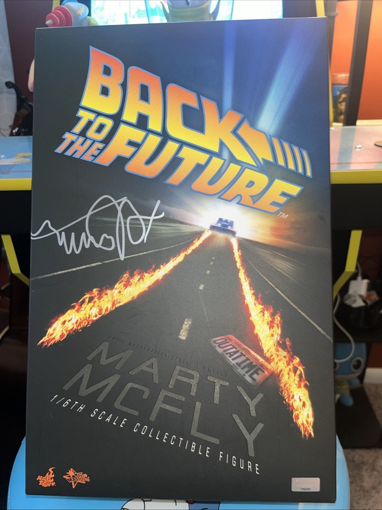 hot toys marty mcfly With Autograph And COA. Back To The Future