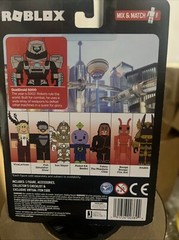 Roblox Dueldroid 5000 Figure with Virtual Item Code Brand New