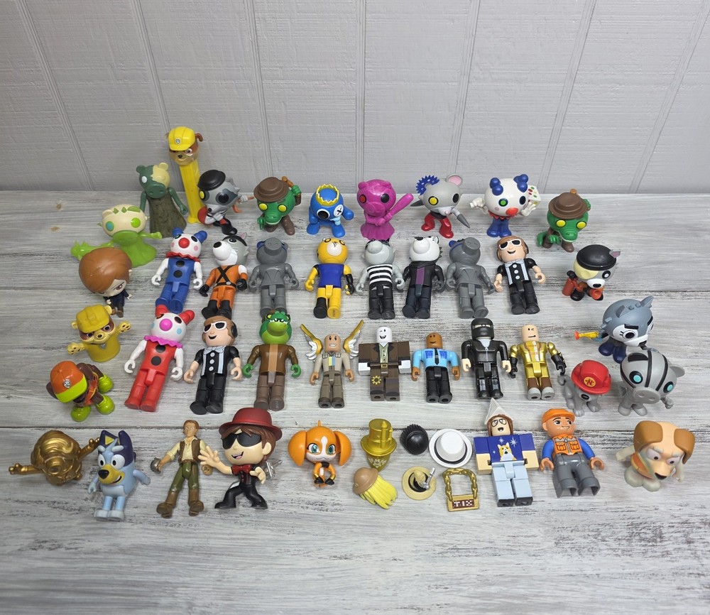 Roblox Piggy Rainbow Friends Toy Lot PhatMojo Figures Bluey Paw Patrol Good