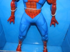 ToyBiz Marvel Spider-Man 12″ Deluxe Action Figure w/ 27 Points of Articulation