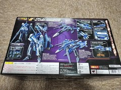 Macross Frontier VF-25G Tornado Complete Pack Figure
