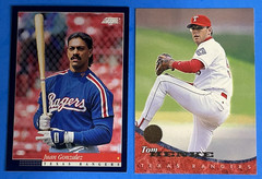 IVAN RODRIGUEZ McFarlane Action Figure 2002 with 10 trading cards pre-owned