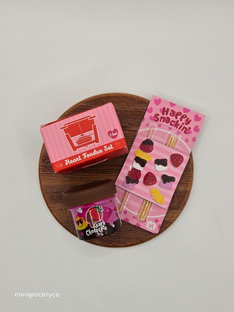 Miniverse Make It Mini Valentines S2 Ultra Rare Choco Heart Fondue Open but unma