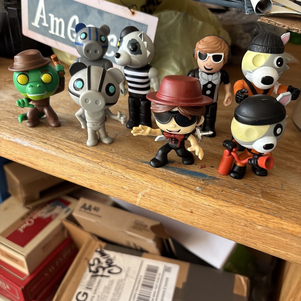 ROBL0X PIGGY Action Figures Vinyl Toys Lot Of 8