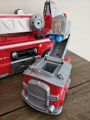 Paw Patrol Ultimate Rescue Fire Truck Ladder Lights Sound Marshall & Water Darts