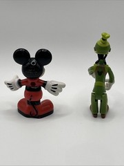 DISNEY GOOFY RACE CAR DRIVER PVC FIGURE/2010 Disney MM Race Cake Topper