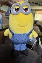 Illumination’s Minions: The Rise of Gru Small Tactile Plush KEVIN Squeeze Me! 9″