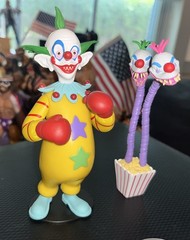 NECA 2022 Toony Terrors: Shorty – Killer Klowns From Outer Space – Action Figure
