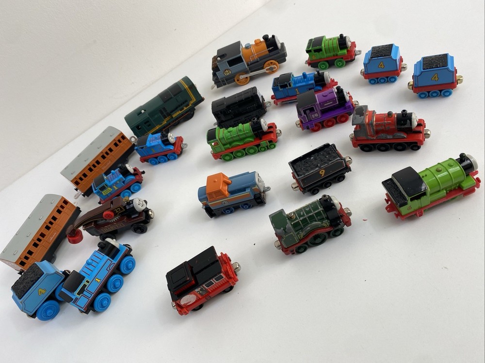 Thomas & Friends Die Cast & Plastic & Wood Magnetic Trains & Cars Lot Of 22