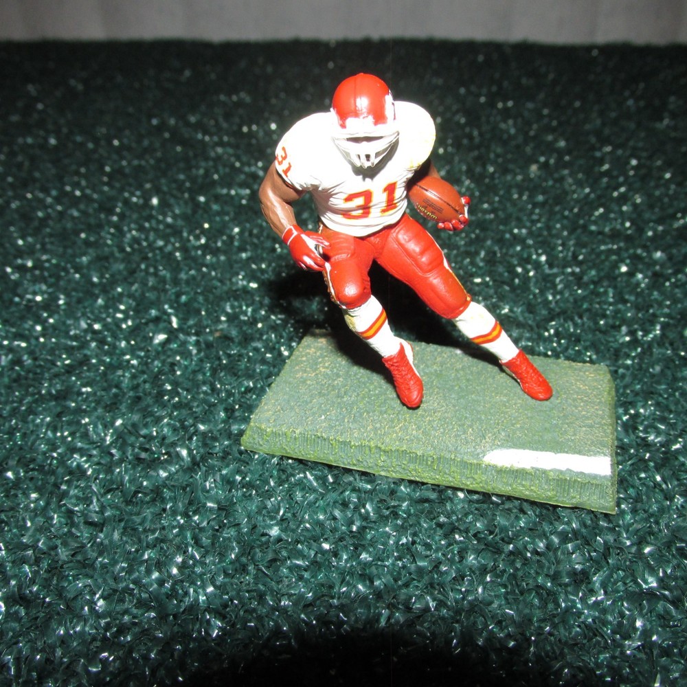 McFarlane 2004 Priest Holmes NFL Kansas City Chiefs 3″ Figure (open/loose)