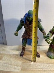 Teenage Mutant Ninja Turtles Giant Leonardo’s Lot of 2 TMNT Action Figures