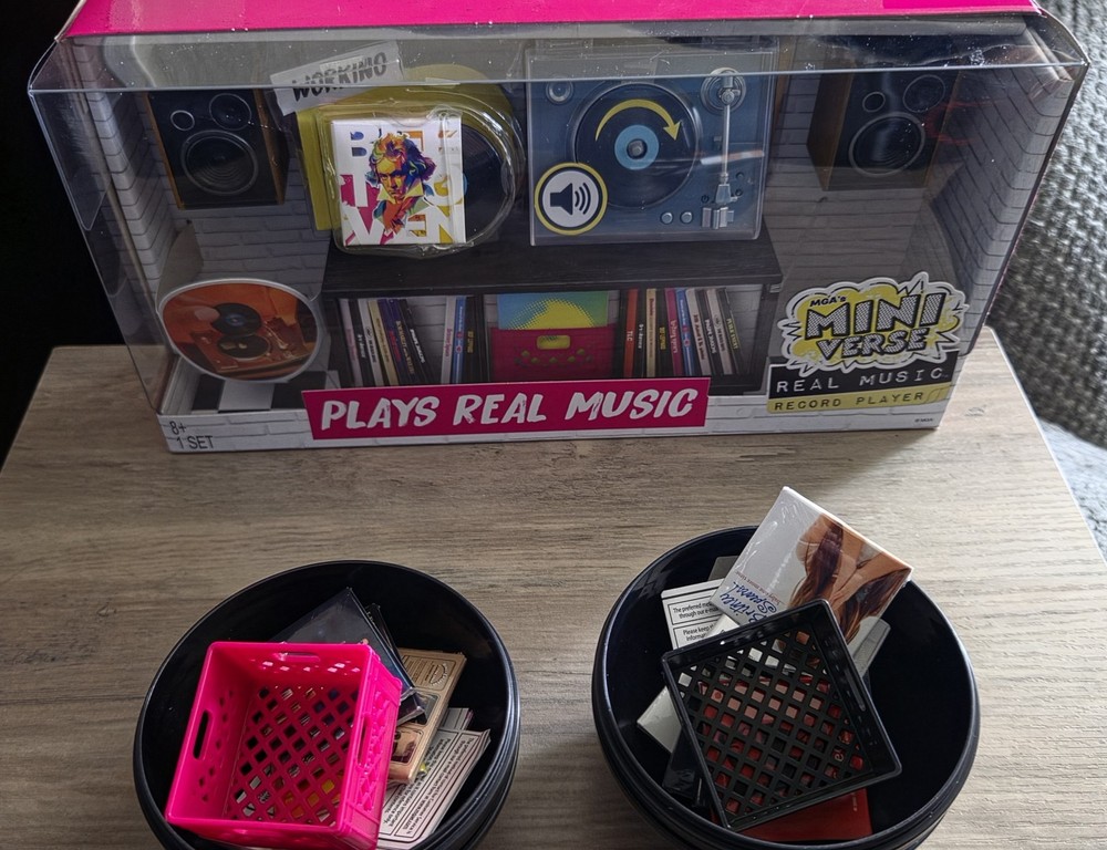 MGA miniverse Record Player With 2 Balls (8 Records) Plus One BONUS Record