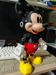Mechanical Mouse Style Articulated Figure | Rotating Display Model