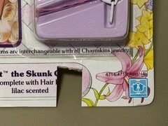 1984 Hasbro Charmkins Violet the Skunk Charm Damaged Card RARE