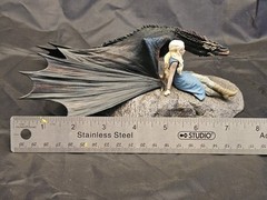 Dark Horse Game of Thrones Daenerys & Drogon Sculpture Statue Gentle Giant