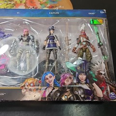 League of Legends NIB Dual Cities LIMITED 1st EDITION Champion Collection SEALED