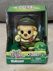 NEW, THE WIZARD OF OZ – OOSHIES- THE SCARECROW- 1ST RELEASE