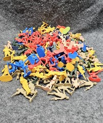 Blip Toys Battle Warriors Ninjas v Robots Army Men Miixed Lot Of Plastic Toys