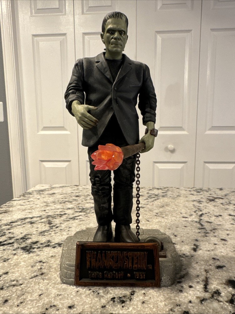 FRANKENSTEIN SIDESHOW UNIVERSAL STUDIOS MONSTERS FIGURE BORIS KARLOFF