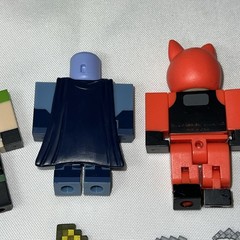 6 R0BL0X Toys Action Mini Figures With One Block And Some Weapons