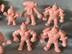 Vintage Matell 1980’s M.U.S.C.L.E. Men Mini Figures – Flesh Color – Lot of 12