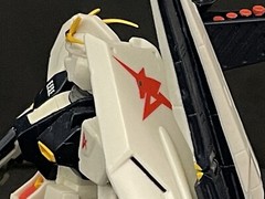 Bandai Mobile Suit RX-93 NU GUNDAM DELUXE 5″ Loose Action Figure