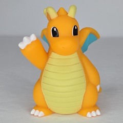 2025 Pokemon 2″ Dragonite Mini Figure Finger Puppet Nintendo Bandai