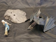 Dark Horse Game of Thrones Daenerys & Drogon Sculpture Statue Gentle Giant