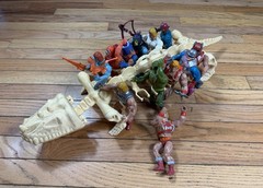 Vintage MOTU Battle Bones 1984 w/12 Figures He-Man Masters of the Universe Retro