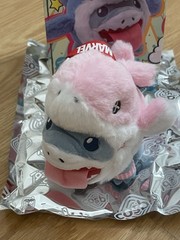 JEFF THE LAND SHARK SECRET RARE INCOGNITO DOLPHIN MARVEL COSBI PLUSH PENDANT