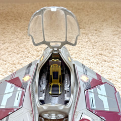 Star Wars 2004 Hasbro Jedi Spaceship Star Fighter w Anakin Skywalker Figure