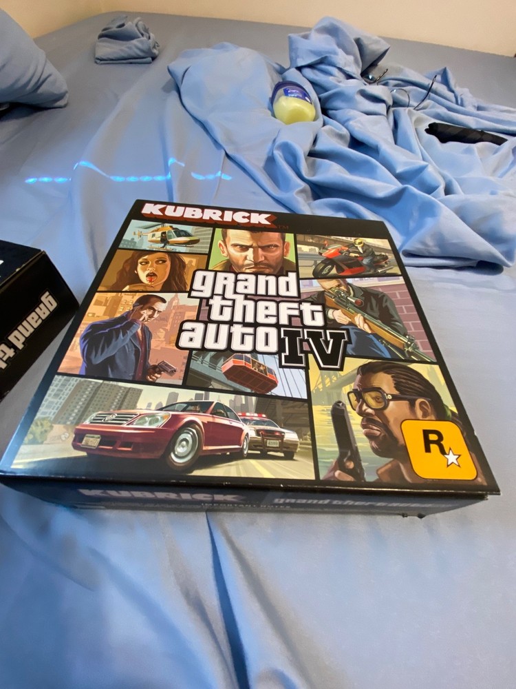 medicom Kubrick grand theft auto 4 & 5 set of 5-brand new, free shipping!