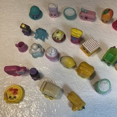 Mini Shopkins lot of 30 mini figures mixed series plus accessories