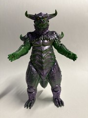 Mondo Pulgasauri Soft Vinyl 8 Inch Figure – Green/Purple Variant