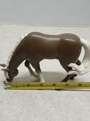 Figurine Just Play DWA LLC Horse Grazing Brown White