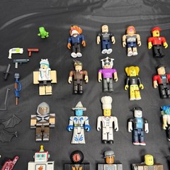 ROBL0X Action Figures Mixed Lot Of 19 Characters Plus Parts And Accessories