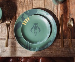 Star Wars Boba Fett Mandalorian 4-Piece Stoneware Dinner Set