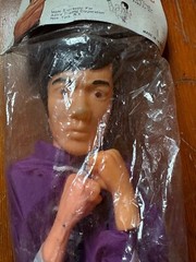 Bruce Lee ish Chinese Kung Fu Hand Puppet Sealed in Original Package