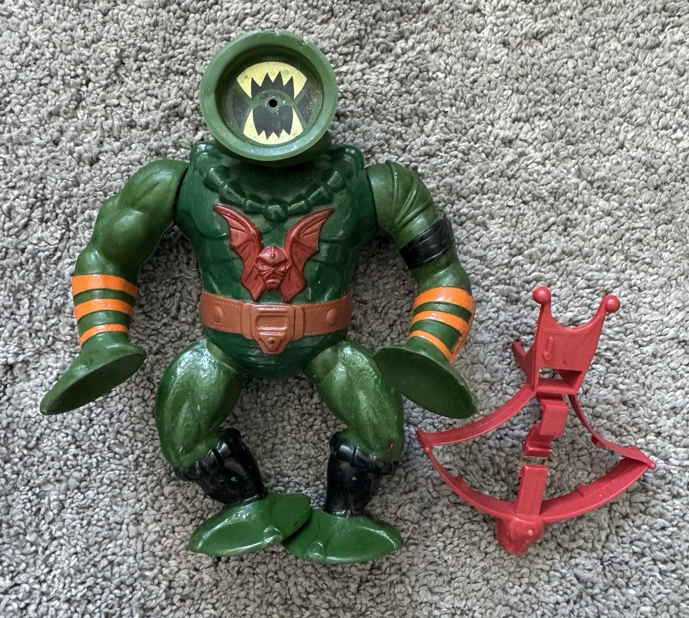 Leech MOTU Masters of the Universe He-Man Complete Action Figure W Bow Vintage 1