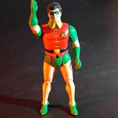 Robin Action Figure Plastic Red Green Yellow Costume w/ Beige Black Details