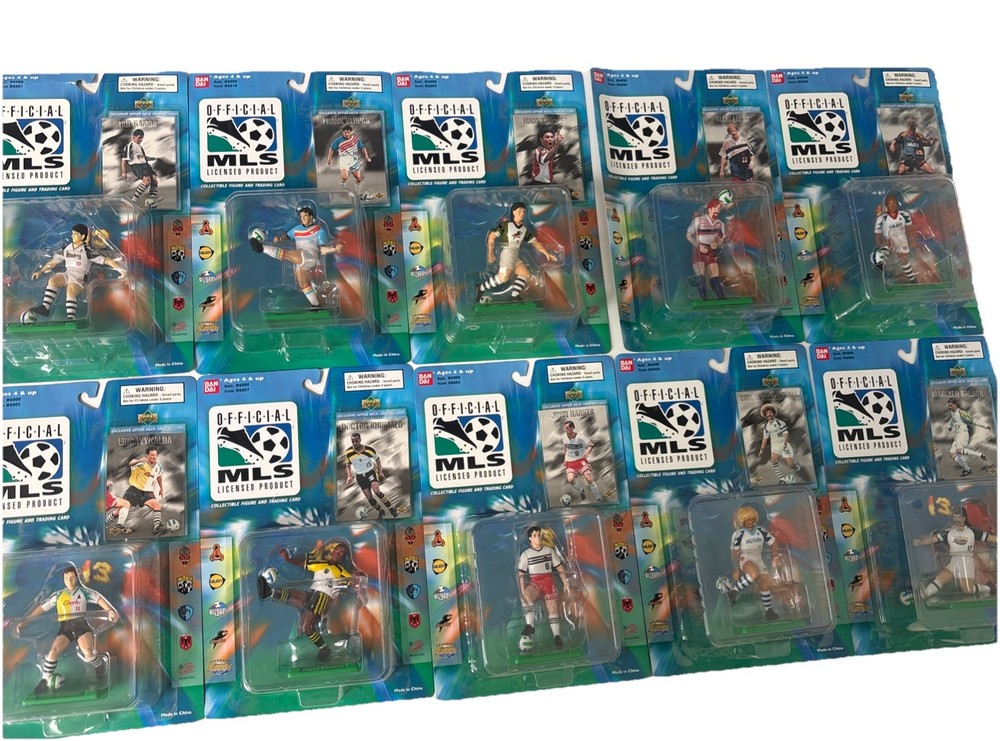 Lot of 10 Bandai Soccer 1996 Action Figures with Player Card Soccer Players New