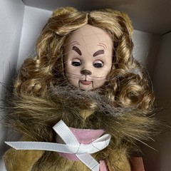 Madame Alexander Cowardly Lion 8″ Doll from The Wizard Of Oz Collection NEW