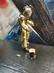 NECA Alien Kane 35th Anniversary Figure Nostromo Space Suit with Facehugger